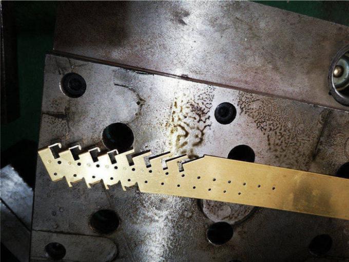 Металл точности штепсельной вилки электрического контакта латунный штемпелюя штыри и джакс гнезда частей 1