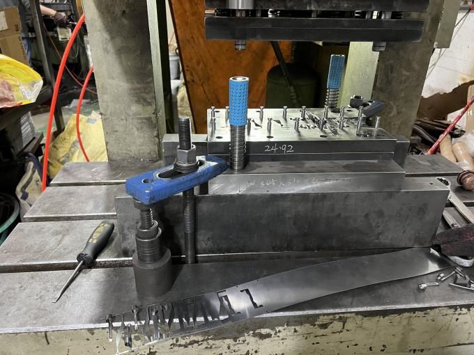 Домашний непрерывный шрапнель OEM на заказ медь железо алюминиевая листовая металлургия обработка металл штамповки 1