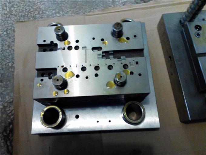 Плашки стального прогрессивного металла штемпелюя/аксессуары инструмента/оборудования точности прессформы 1