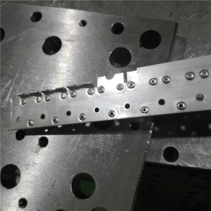 Покрывать обуглероживанный металл точности штемпелюя допуск 0.05mm 0